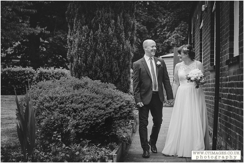 football-wedding-theme-manchester-photos-14.jpg football fans get married,football themed wedding,football wedding theme,hotel football wedding,manchester,manchester football wedding,manchester weddings,photographer,wedding photographer,wedding photos,